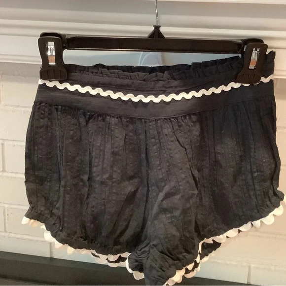 Anthropologie Pants - #244 NWT Anthropologie OVERSIZED Black Gauze Shorts Womens Size XS
